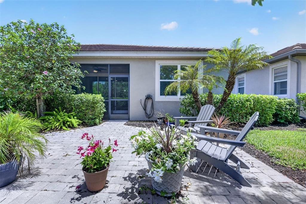 For Sale: $369,000 (2 beds, 2 baths, 1687 Square Feet)