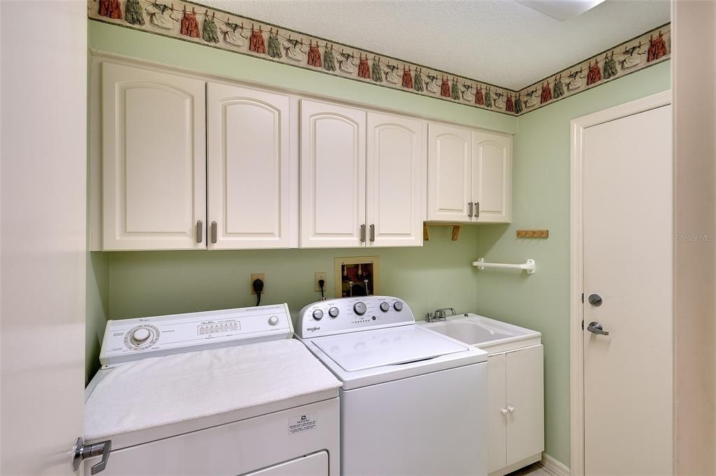 For Sale: $335,000 (3 beds, 2 baths, 2223 Square Feet)