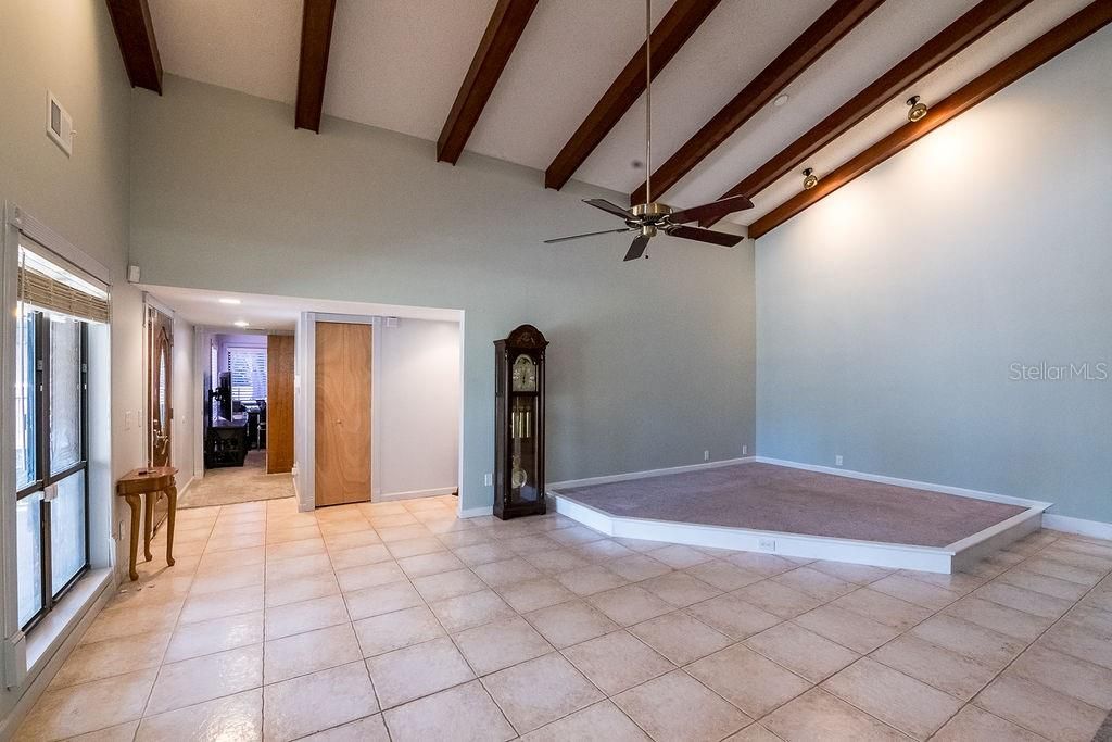 En Venta: $400,000 (3 camas, 3 baños, 1820 Pies cuadrados)