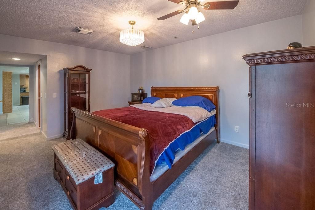 En Venta: $400,000 (3 camas, 3 baños, 1820 Pies cuadrados)