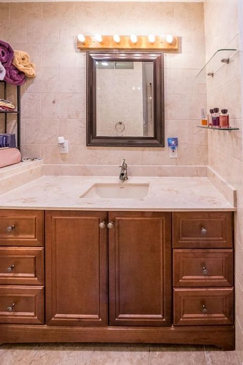 En Venta: $400,000 (3 camas, 3 baños, 1820 Pies cuadrados)