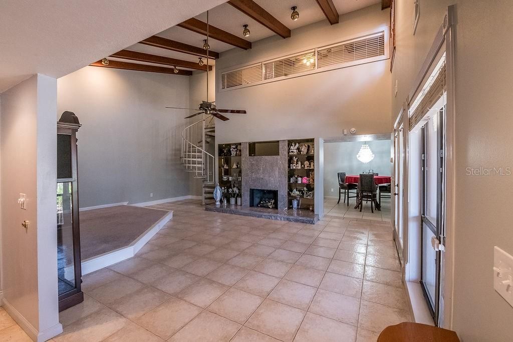 En Venta: $400,000 (3 camas, 3 baños, 1820 Pies cuadrados)
