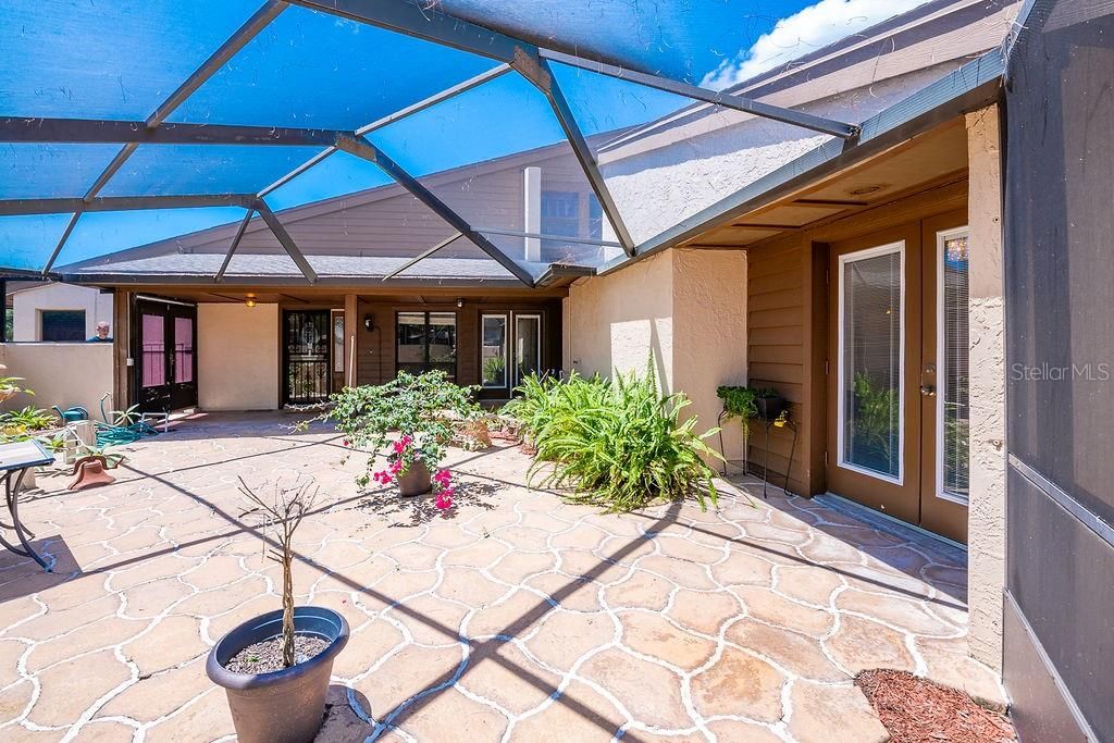 En Venta: $400,000 (3 camas, 3 baños, 1820 Pies cuadrados)