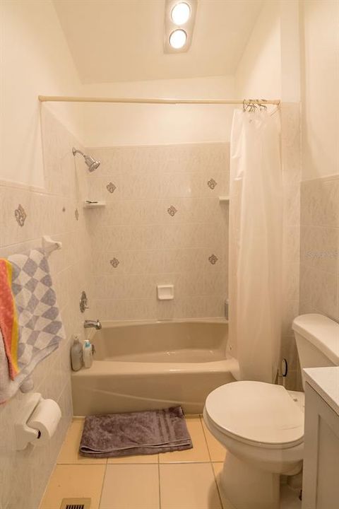 En Venta: $400,000 (3 camas, 3 baños, 1820 Pies cuadrados)