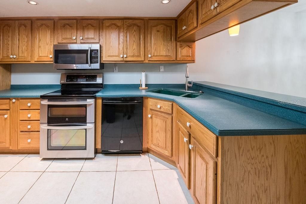 En Venta: $400,000 (3 camas, 3 baños, 1820 Pies cuadrados)
