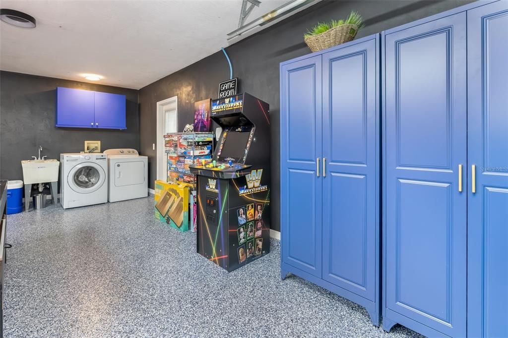 На продажу: $699,000 (3 спален, 2 ванн, 1716 Квадратных фут)