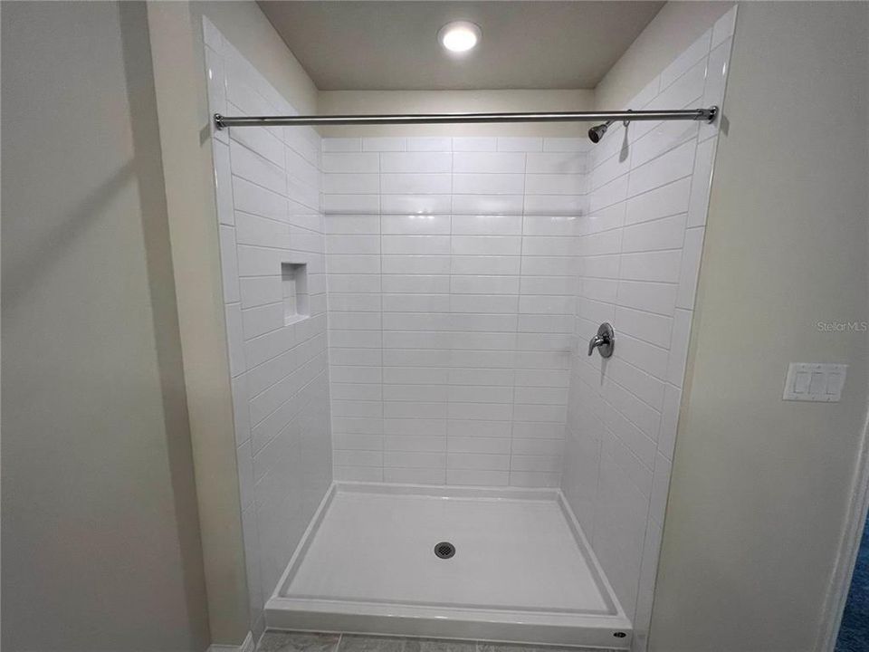 For Rent: $2,199 (3 beds, 2 baths, 1699 Square Feet)