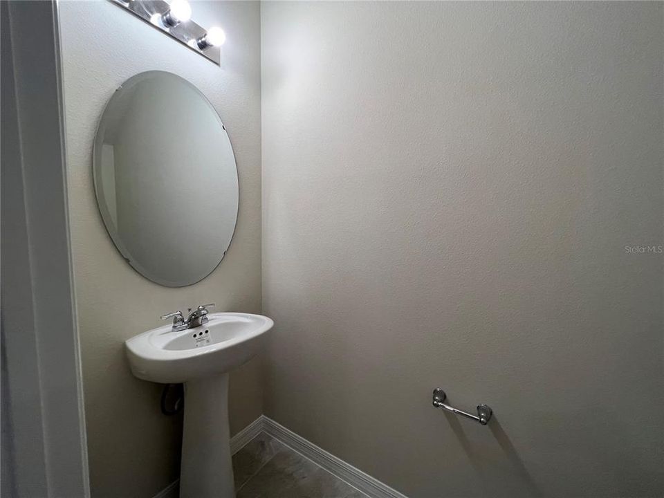 For Rent: $2,199 (3 beds, 2 baths, 1699 Square Feet)