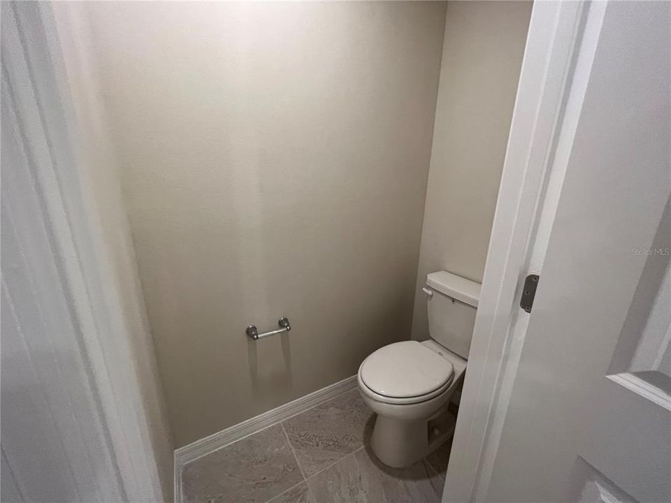 For Rent: $2,199 (3 beds, 2 baths, 1699 Square Feet)