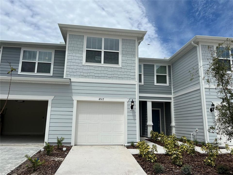 For Rent: $2,199 (3 beds, 2 baths, 1699 Square Feet)