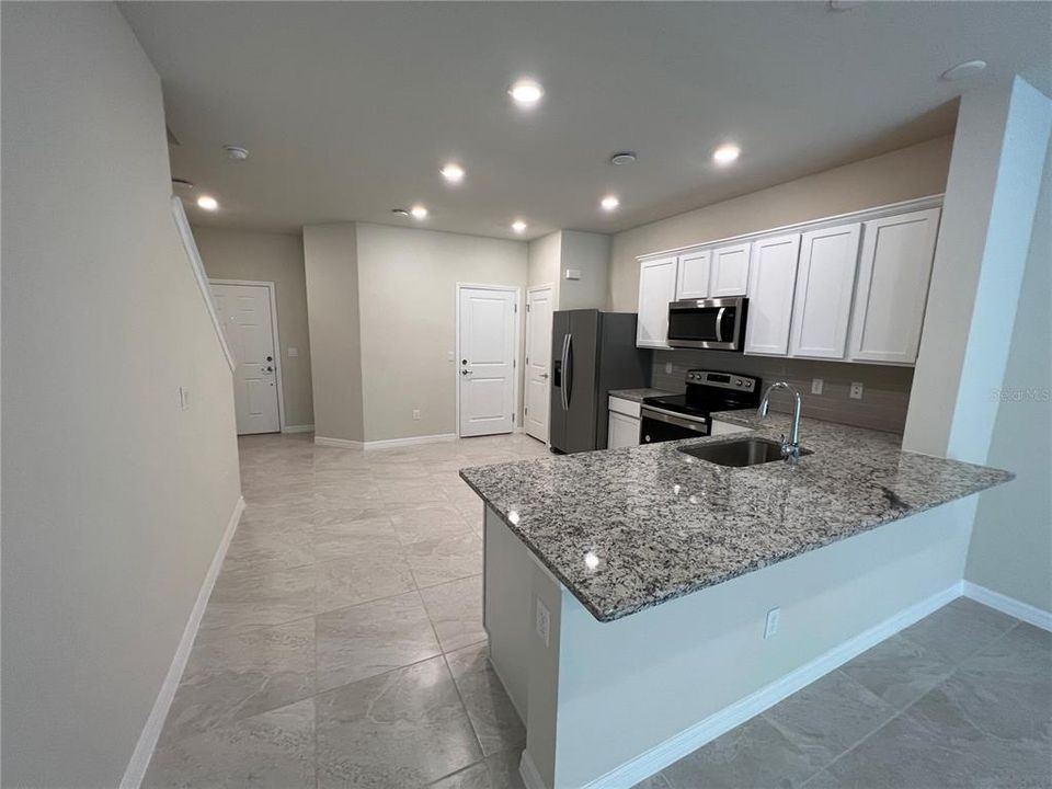 For Rent: $2,199 (3 beds, 2 baths, 1699 Square Feet)