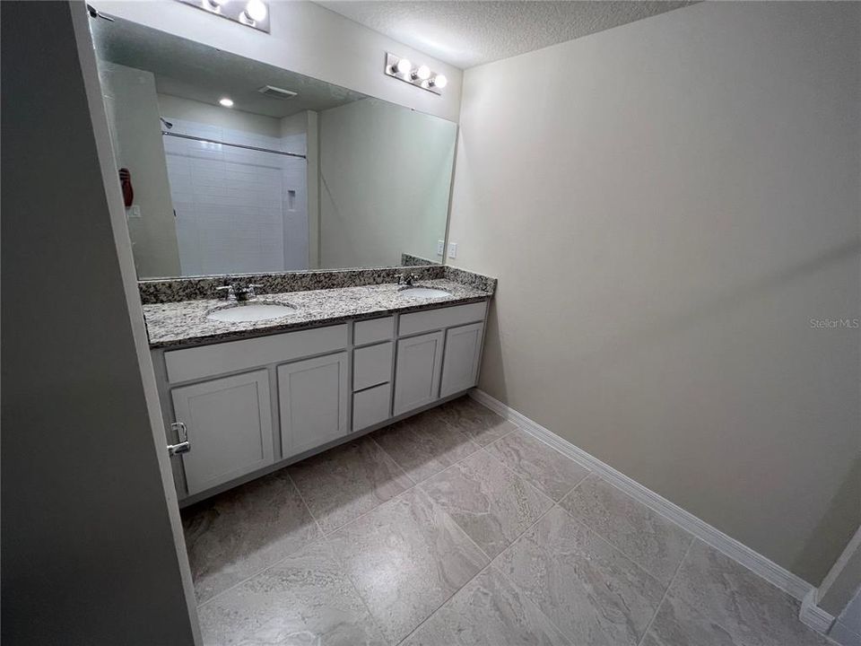 For Rent: $2,199 (3 beds, 2 baths, 1699 Square Feet)