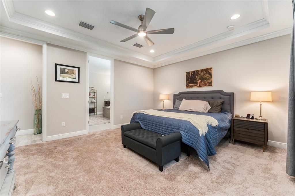 En Venta: $854,900 (5 camas, 4 baños, 3405 Pies cuadrados)