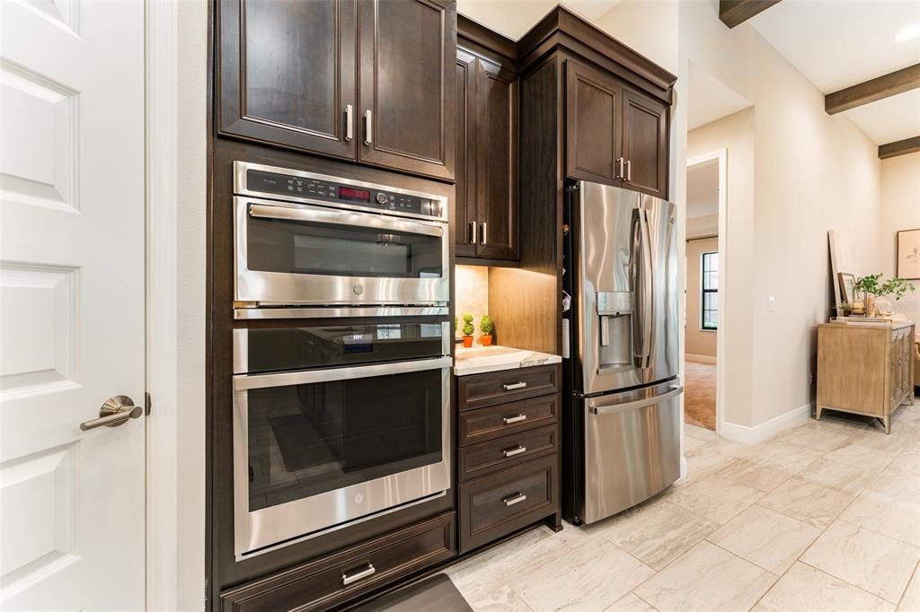 En Venta: $854,900 (5 camas, 4 baños, 3405 Pies cuadrados)
