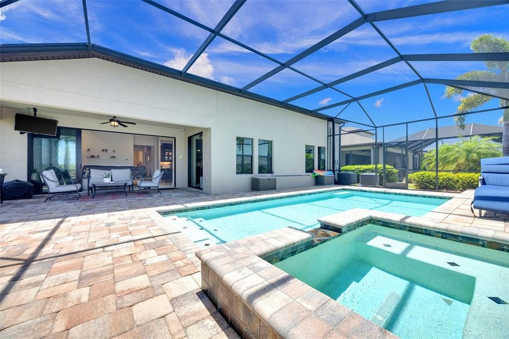 En Venta: $854,900 (5 camas, 4 baños, 3405 Pies cuadrados)