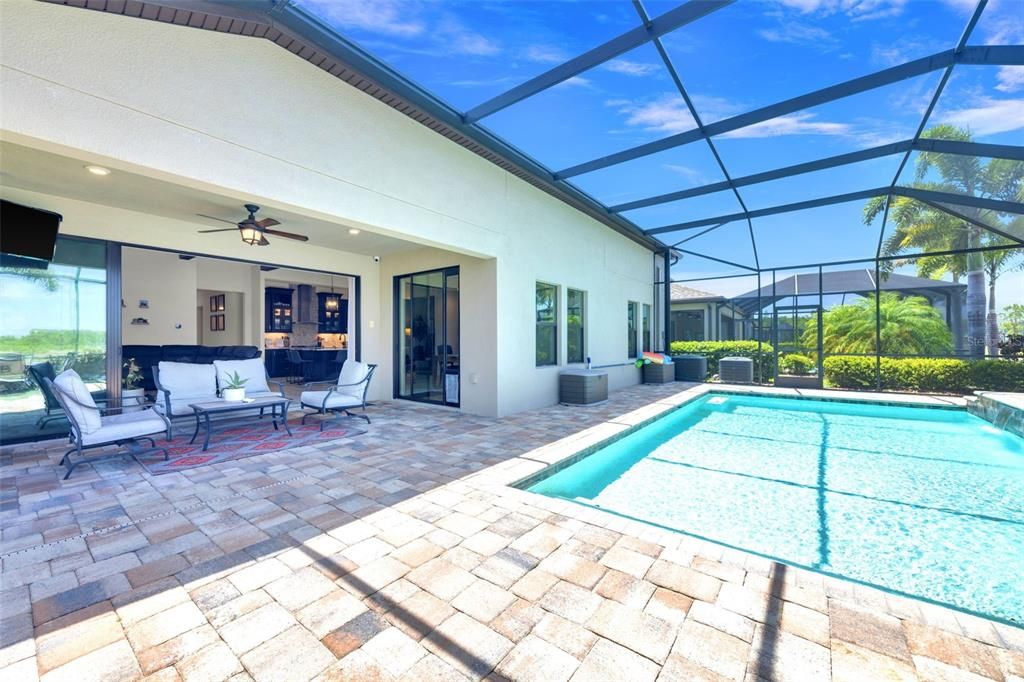 En Venta: $854,900 (5 camas, 4 baños, 3405 Pies cuadrados)