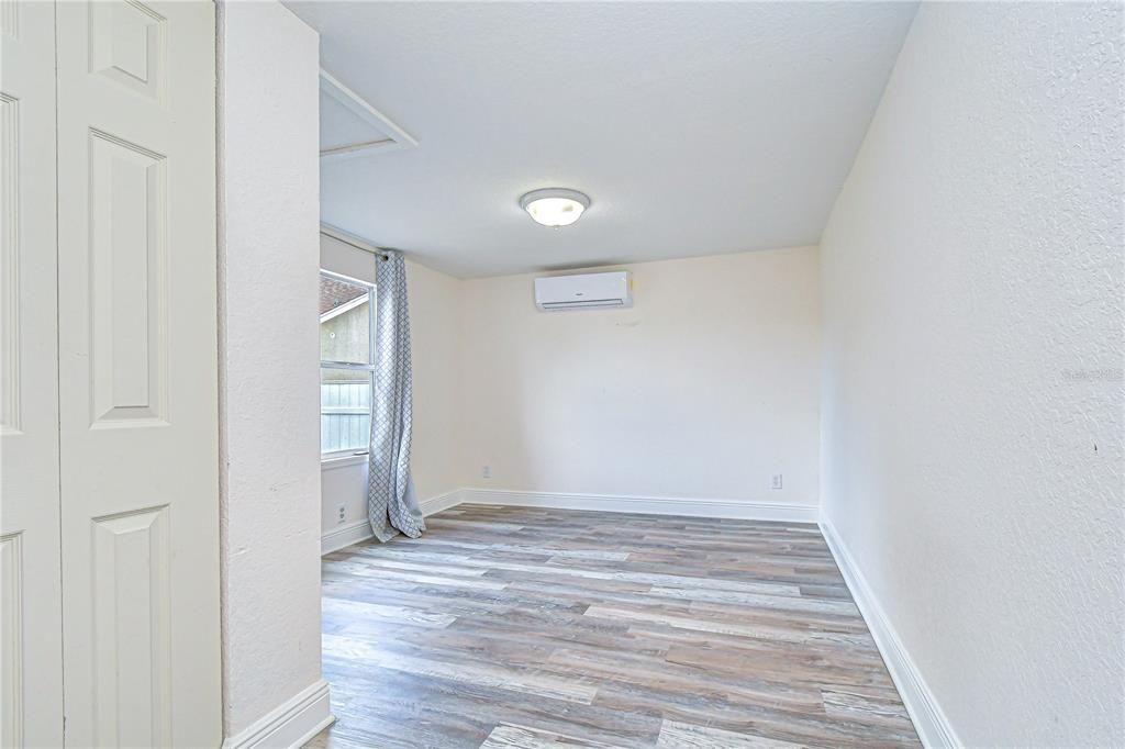 Active With Contract: $250,000 (2 beds, 2 baths, 740 Square Feet)