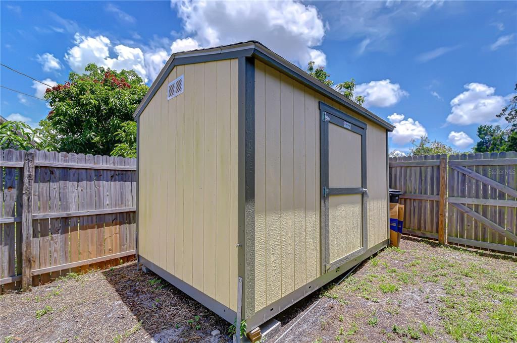Active With Contract: $250,000 (2 beds, 2 baths, 740 Square Feet)