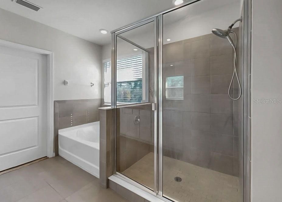 В аренду: $3,200 (5 спален, 3 ванн, 2949 Квадратных фут)