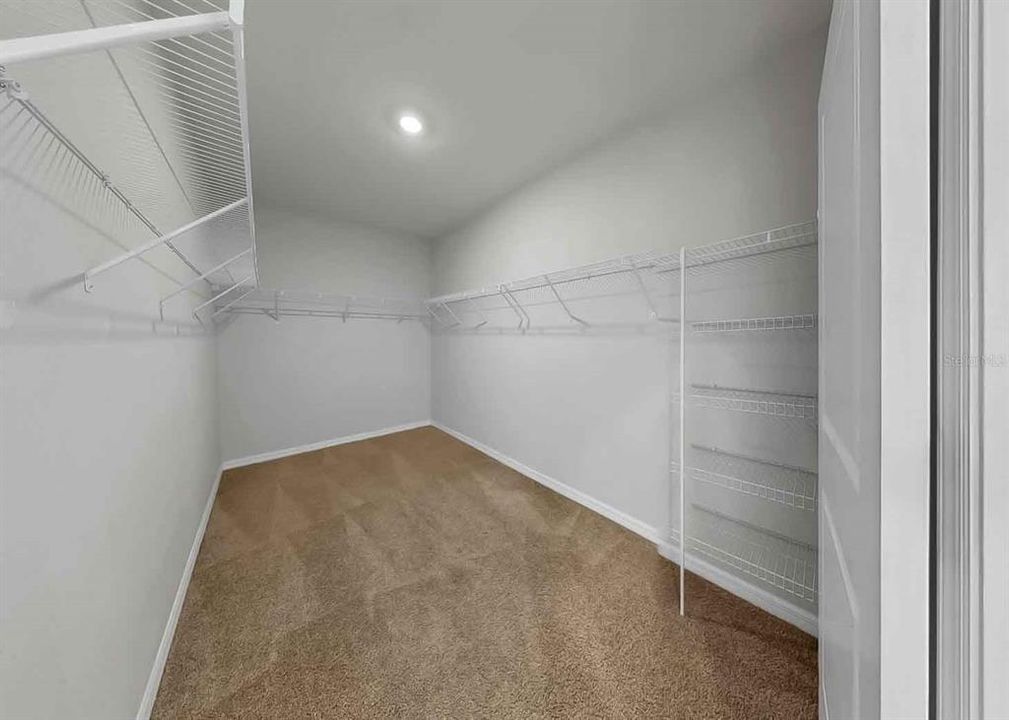 В аренду: $3,200 (5 спален, 3 ванн, 2949 Квадратных фут)