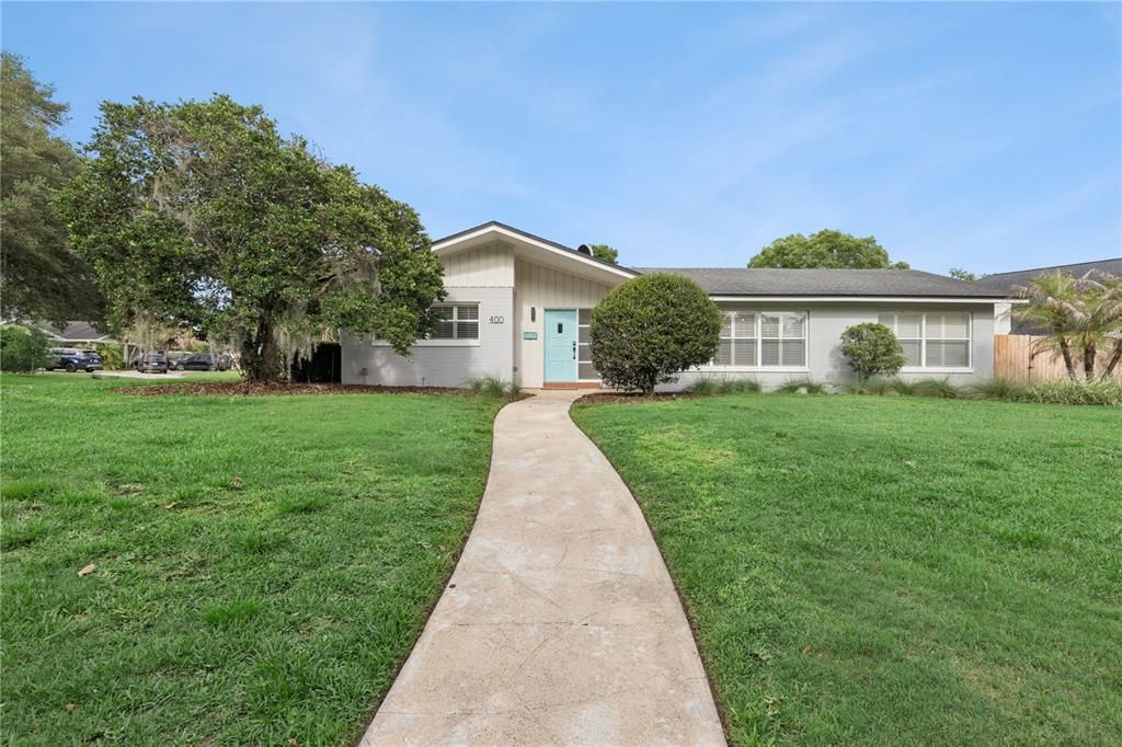 Activo con contrato: $995,000 (4 camas, 4 baños, 3397 Pies cuadrados)