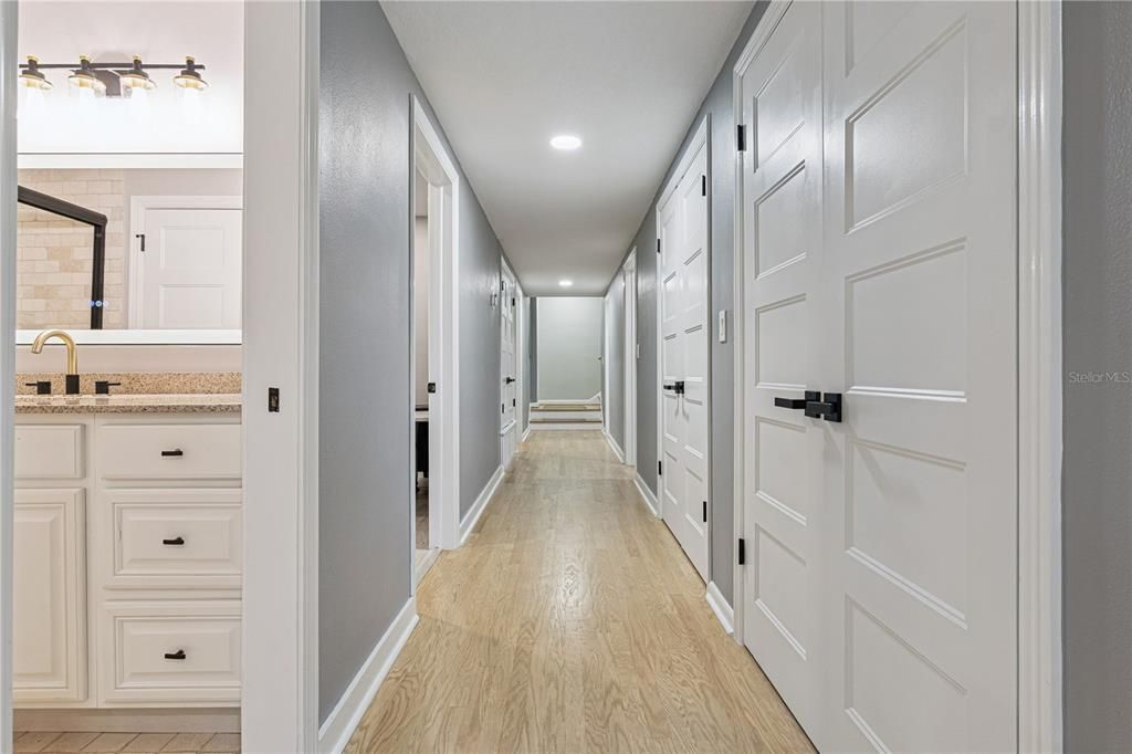 Activo con contrato: $995,000 (4 camas, 4 baños, 3397 Pies cuadrados)