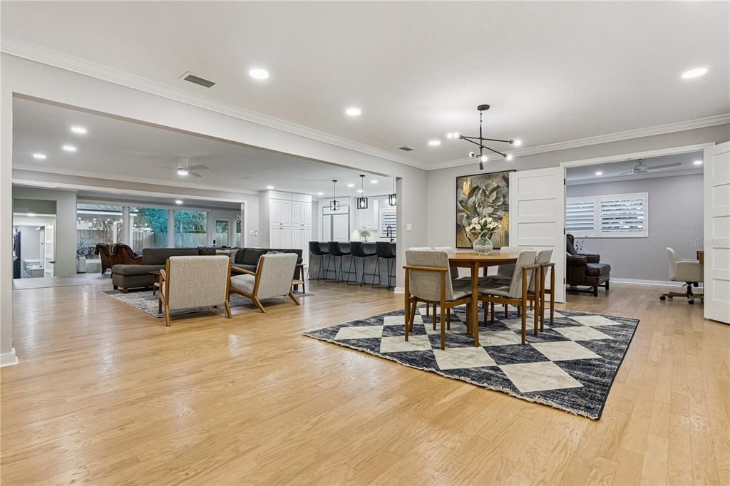 Activo con contrato: $995,000 (4 camas, 4 baños, 3397 Pies cuadrados)