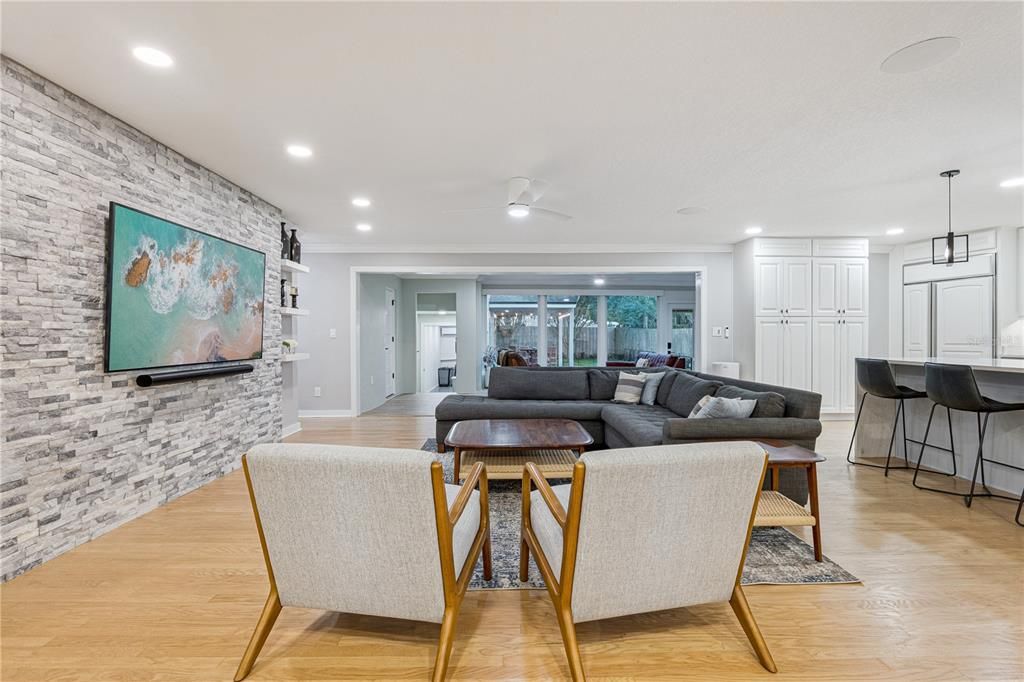Activo con contrato: $995,000 (4 camas, 4 baños, 3397 Pies cuadrados)