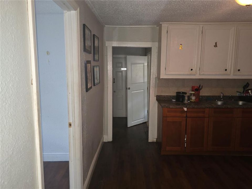 For Sale: $170,000 (3 beds, 1 baths, 736 Square Feet)