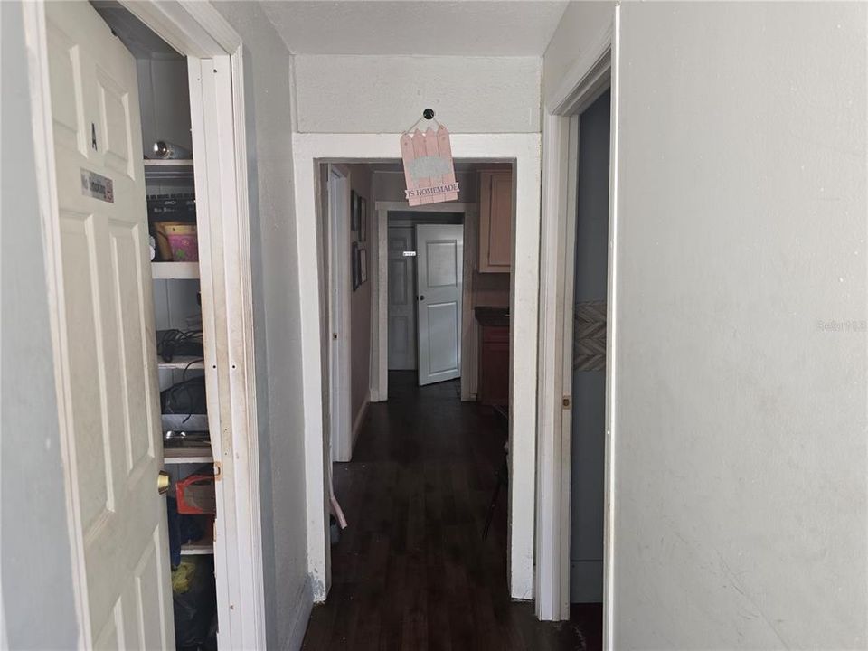 For Sale: $170,000 (3 beds, 1 baths, 736 Square Feet)