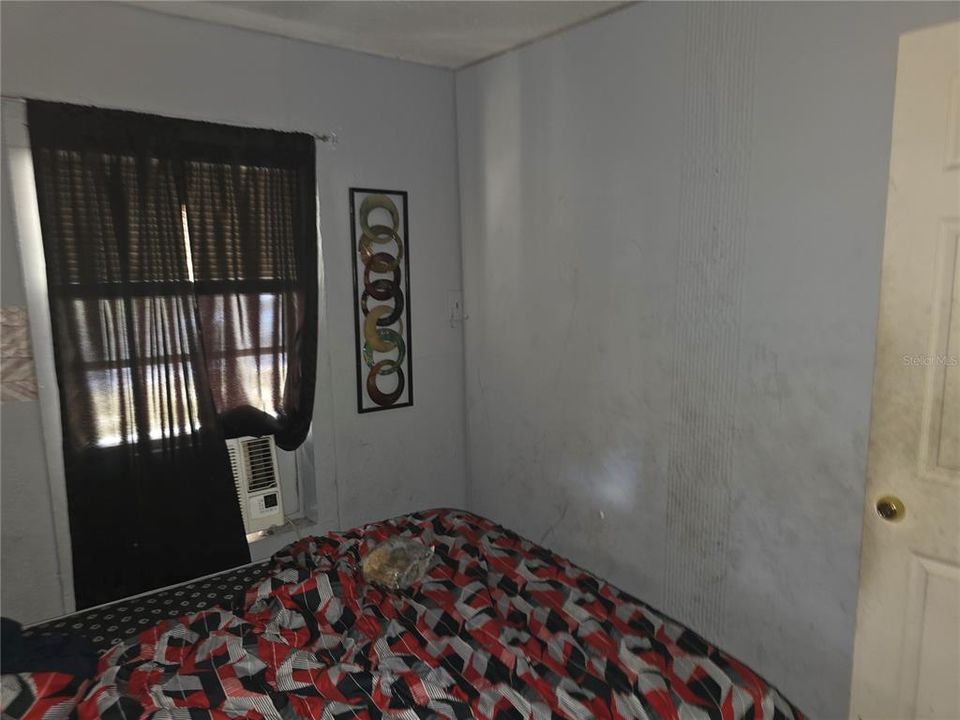 For Sale: $170,000 (3 beds, 1 baths, 736 Square Feet)