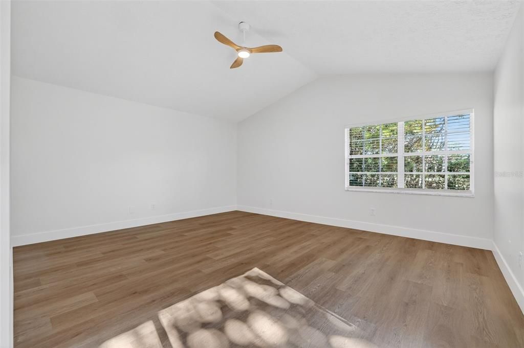 Activo con contrato: $499,900 (4 camas, 2 baños, 2577 Pies cuadrados)