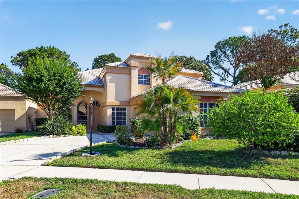 Activo con contrato: $499,900 (4 camas, 2 baños, 2577 Pies cuadrados)