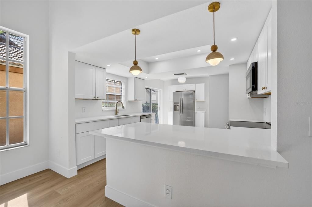 Activo con contrato: $499,900 (4 camas, 2 baños, 2577 Pies cuadrados)