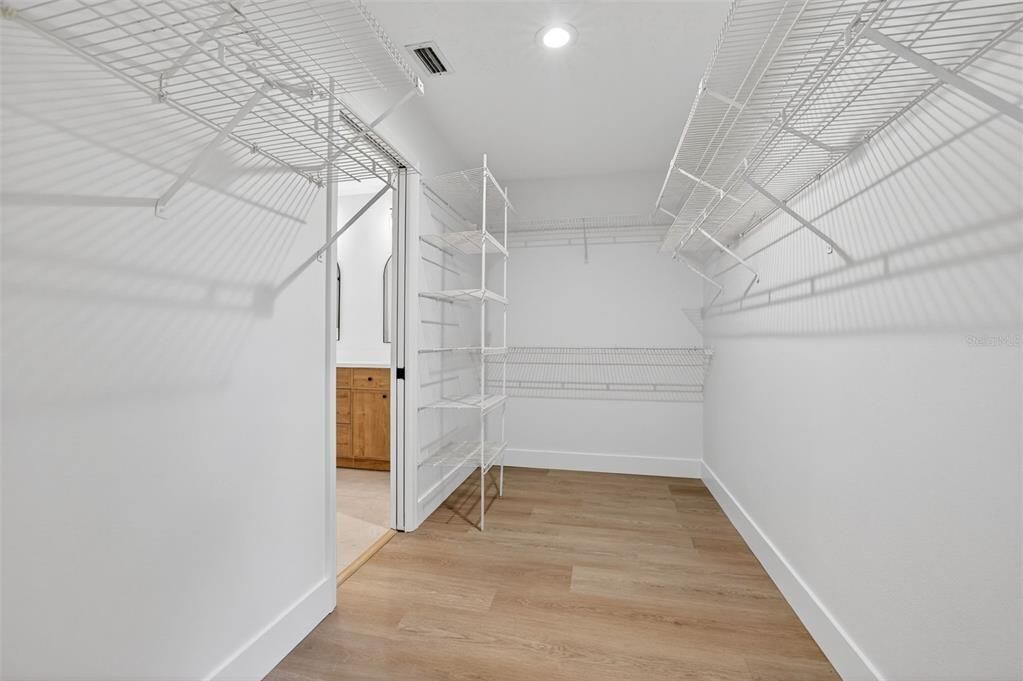 Activo con contrato: $499,900 (4 camas, 2 baños, 2577 Pies cuadrados)