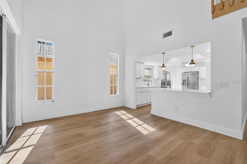 Activo con contrato: $499,900 (4 camas, 2 baños, 2577 Pies cuadrados)