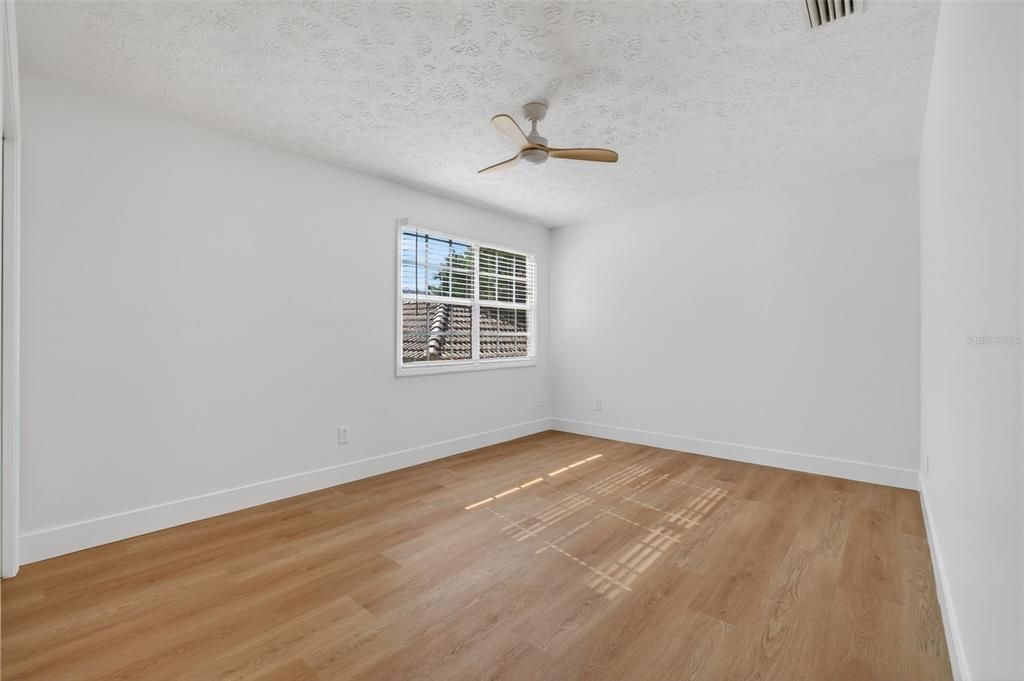 Activo con contrato: $499,900 (4 camas, 2 baños, 2577 Pies cuadrados)