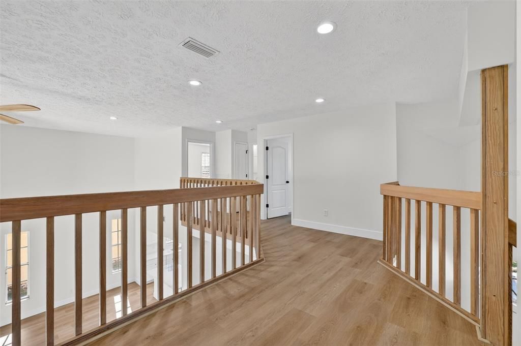 Activo con contrato: $499,900 (4 camas, 2 baños, 2577 Pies cuadrados)