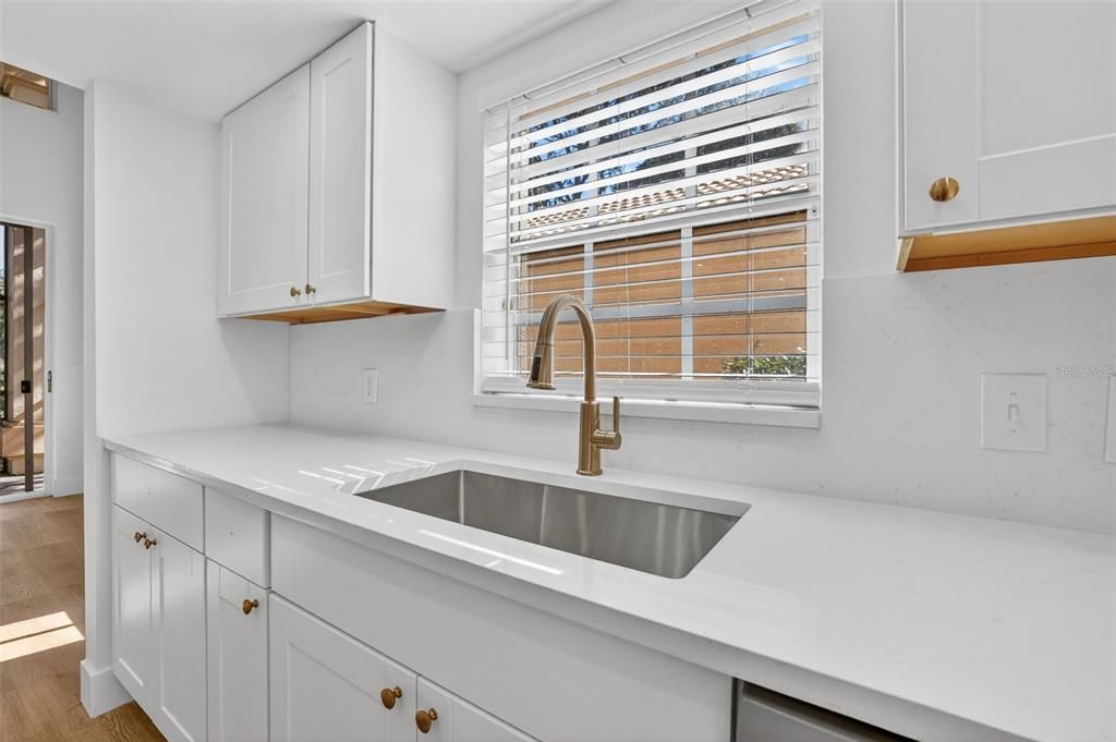 Activo con contrato: $499,900 (4 camas, 2 baños, 2577 Pies cuadrados)