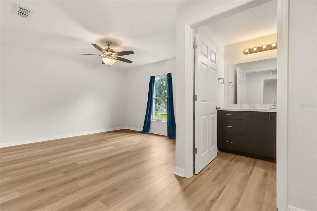 For Sale: $285,000 (3 beds, 2 baths, 1343 Square Feet)