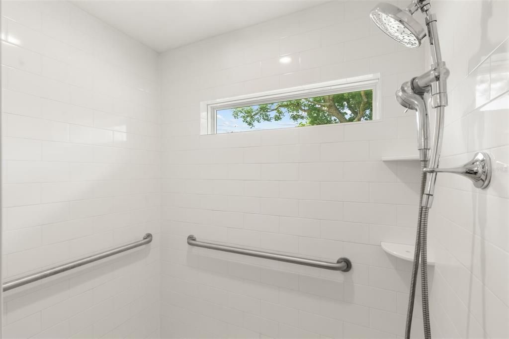 For Sale: $285,000 (3 beds, 2 baths, 1343 Square Feet)