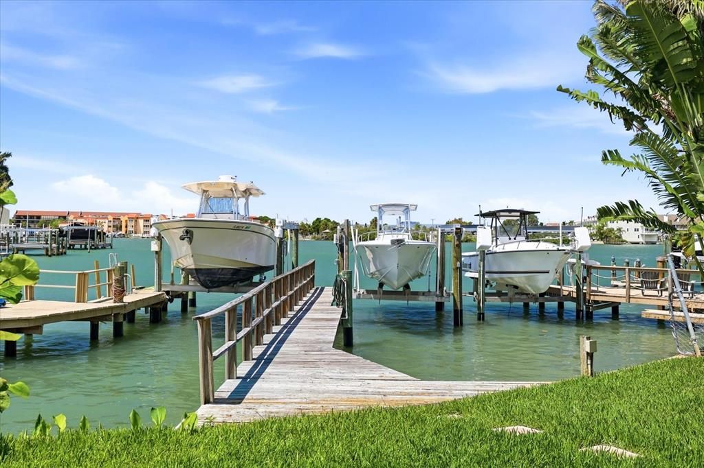For Sale: $1,125,000 (3 beds, 2 baths, 2159 Square Feet)