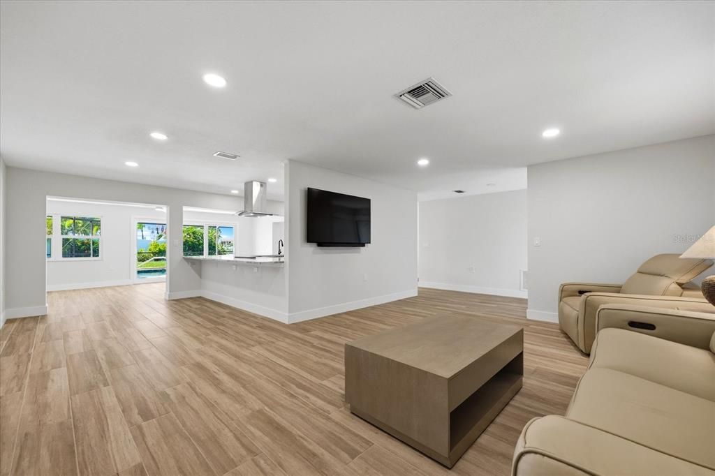 For Sale: $1,125,000 (3 beds, 2 baths, 2159 Square Feet)