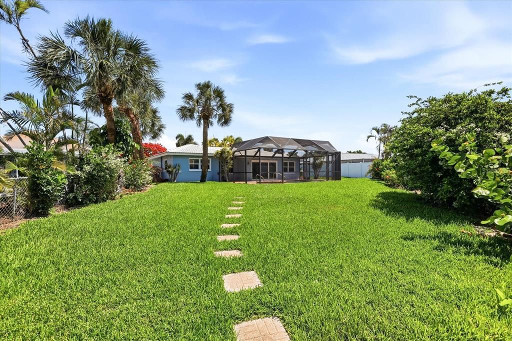 For Sale: $1,125,000 (3 beds, 2 baths, 2159 Square Feet)