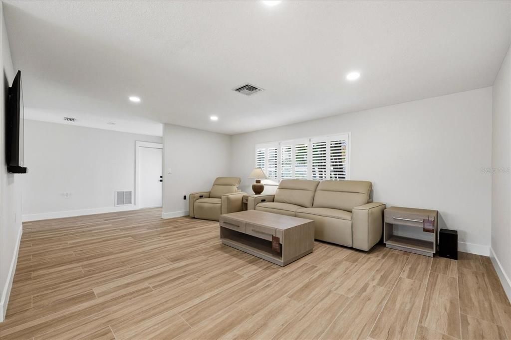 For Sale: $1,125,000 (3 beds, 2 baths, 2159 Square Feet)