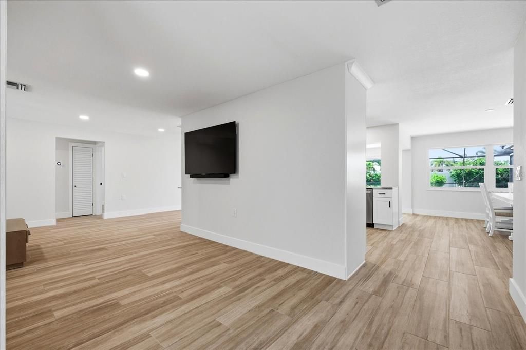 For Sale: $1,125,000 (3 beds, 2 baths, 2159 Square Feet)