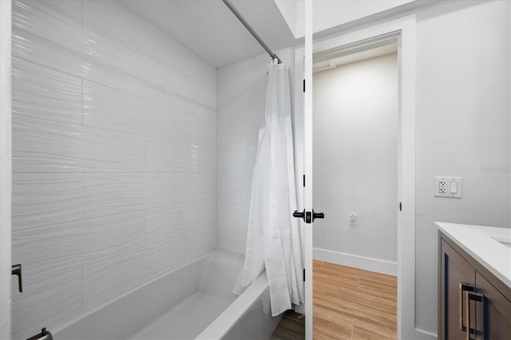 For Sale: $1,125,000 (3 beds, 2 baths, 2159 Square Feet)