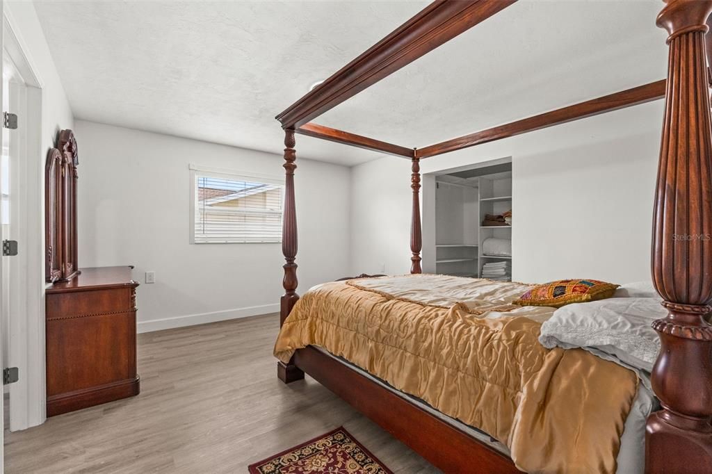 For Sale: $975,000 (3 beds, 2 baths, 2182 Square Feet)