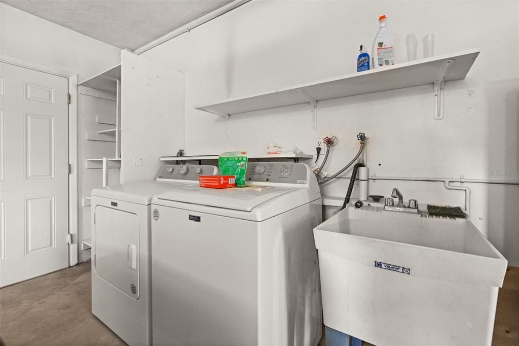 For Sale: $975,000 (3 beds, 2 baths, 2182 Square Feet)