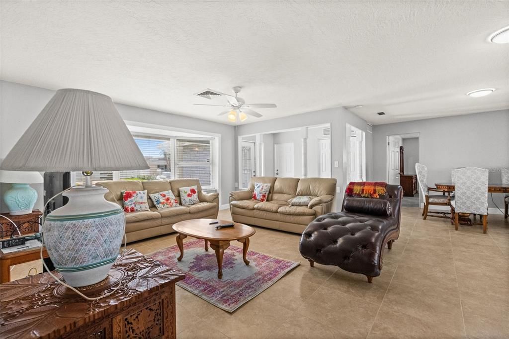 For Sale: $975,000 (3 beds, 2 baths, 2182 Square Feet)